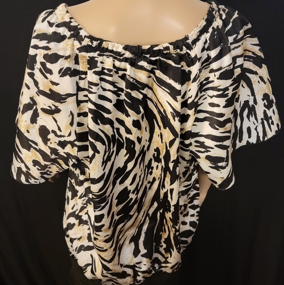 Tiger print top - Picture 2 of 2